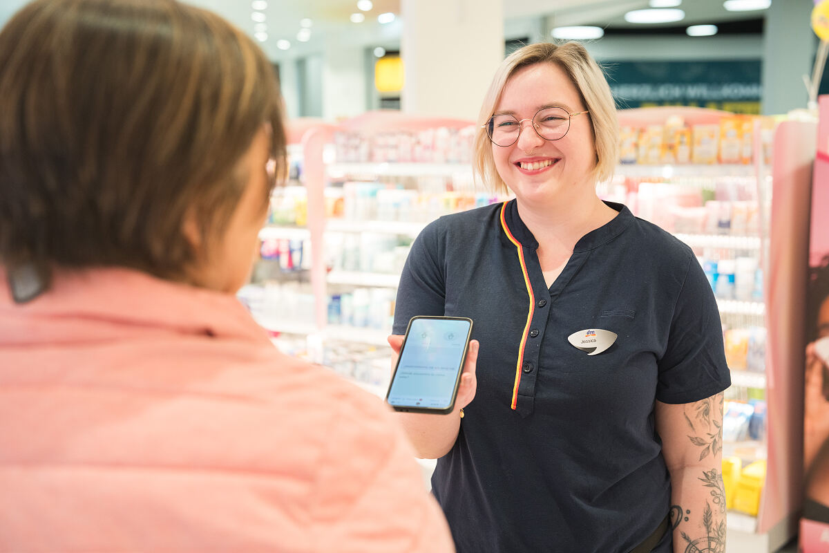 dm Pressebild Sprachübersetzer 1