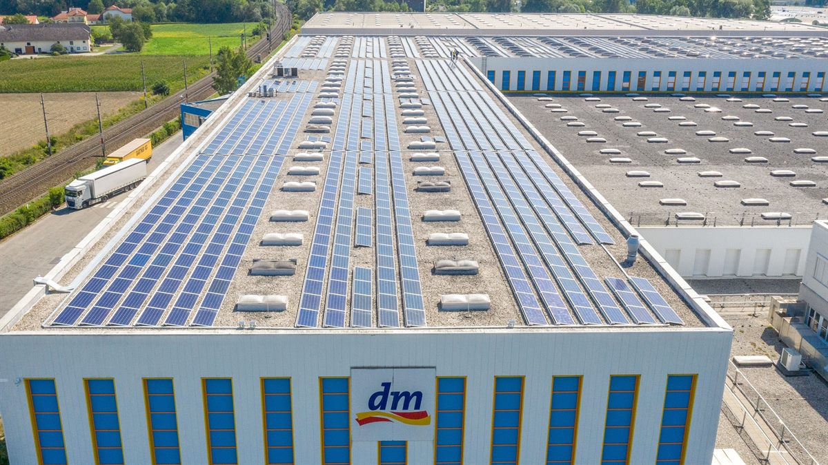 10.000 m2 misst die neue Solaranlage in Enns.