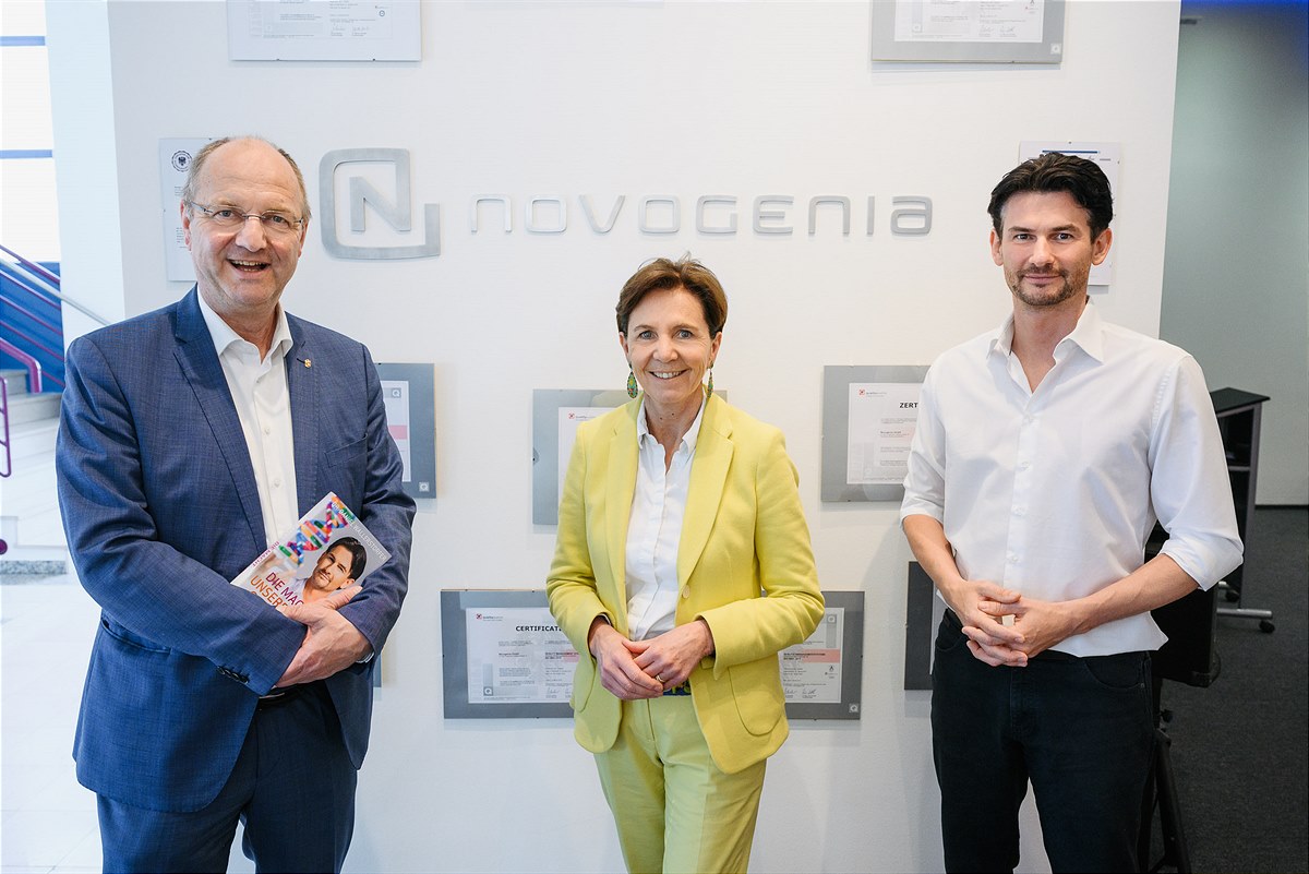 Landtagspräsidentin Brigitta Pallauf und Landtagsabgeordneter Karl Zallinger zu Gast bei Novogenia CEO Daniel Wallerstorfer