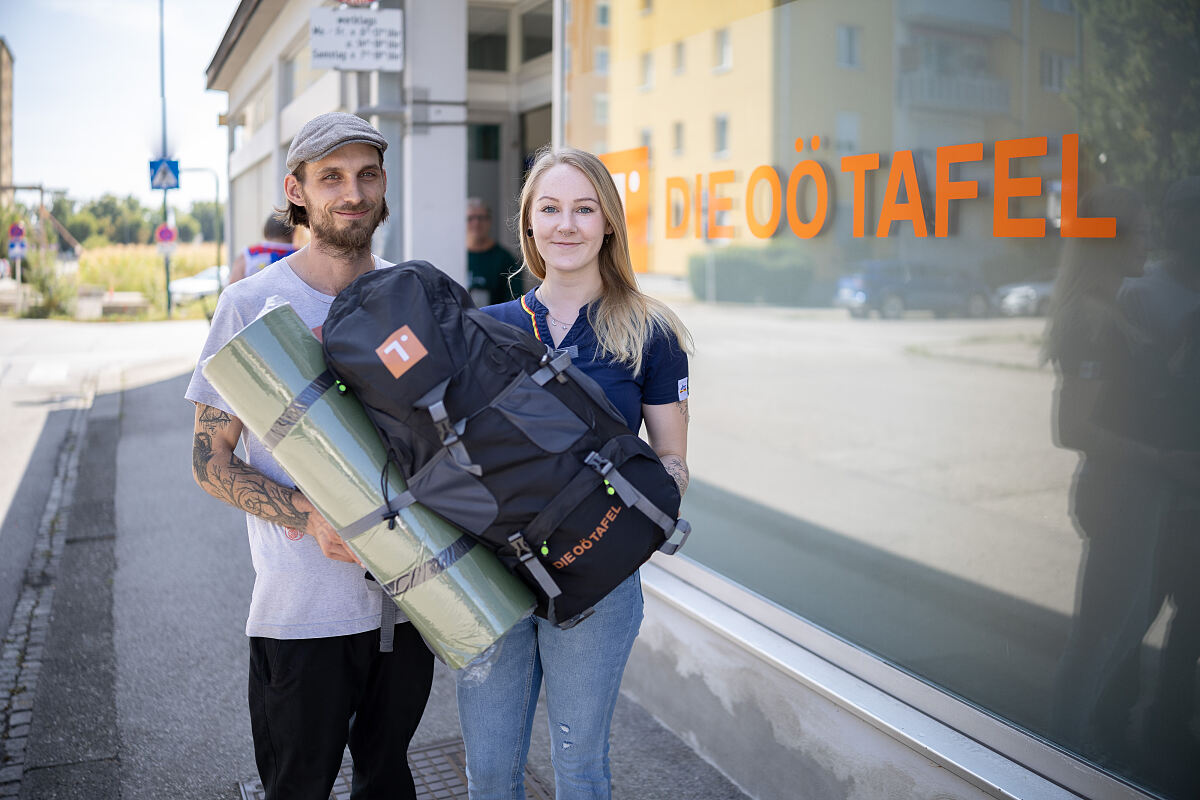 dm drogerie markt unterstützt obdach- und wohnungslose Menschen